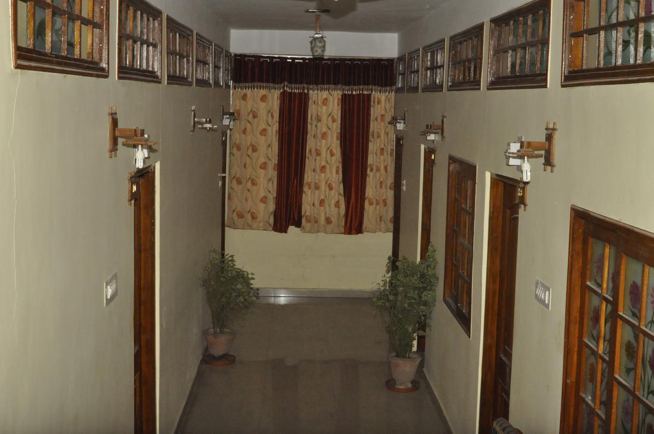Hotel Pleasure Landmark Ujjain Dış mekan fotoğraf